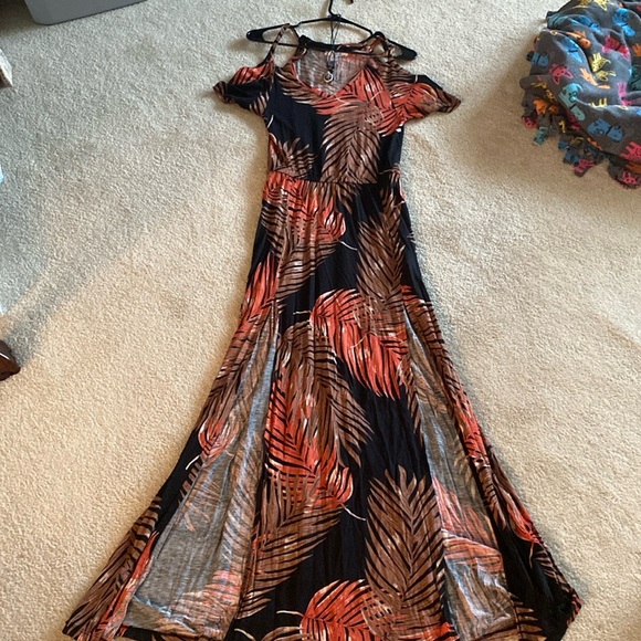 VENUS Dresses & Skirts - Venus Lascana maxi palm dress